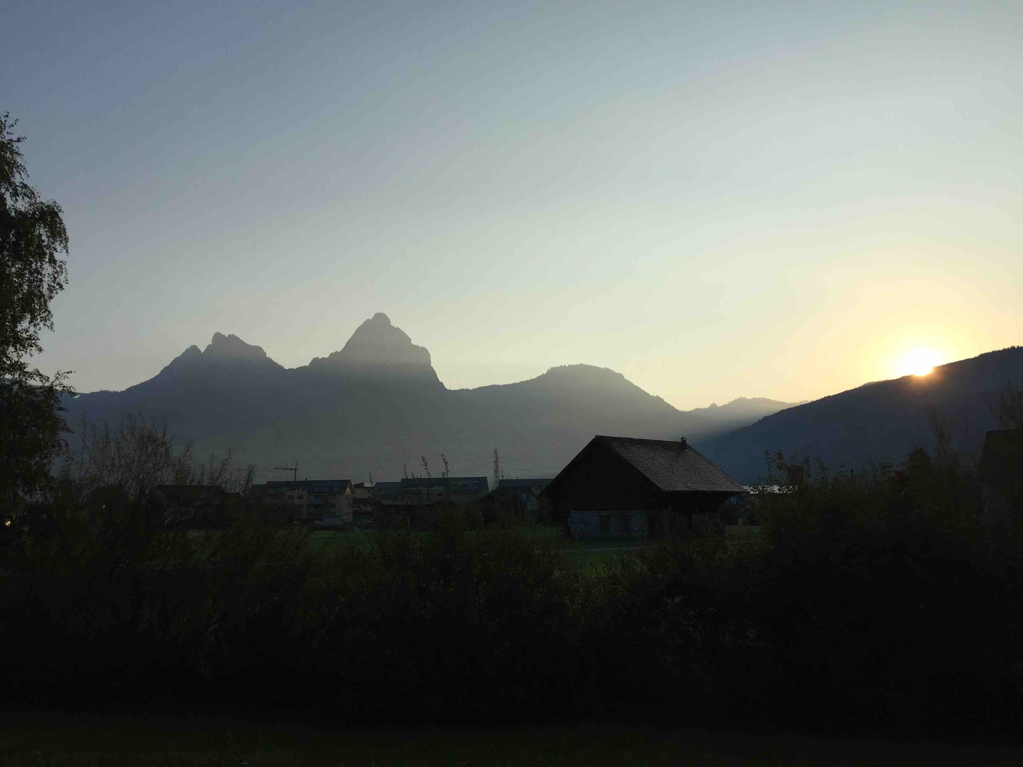 Jakobsweg2020Sept T2 BrunnenSunrise
