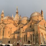Grabesbasilika_in_Padua