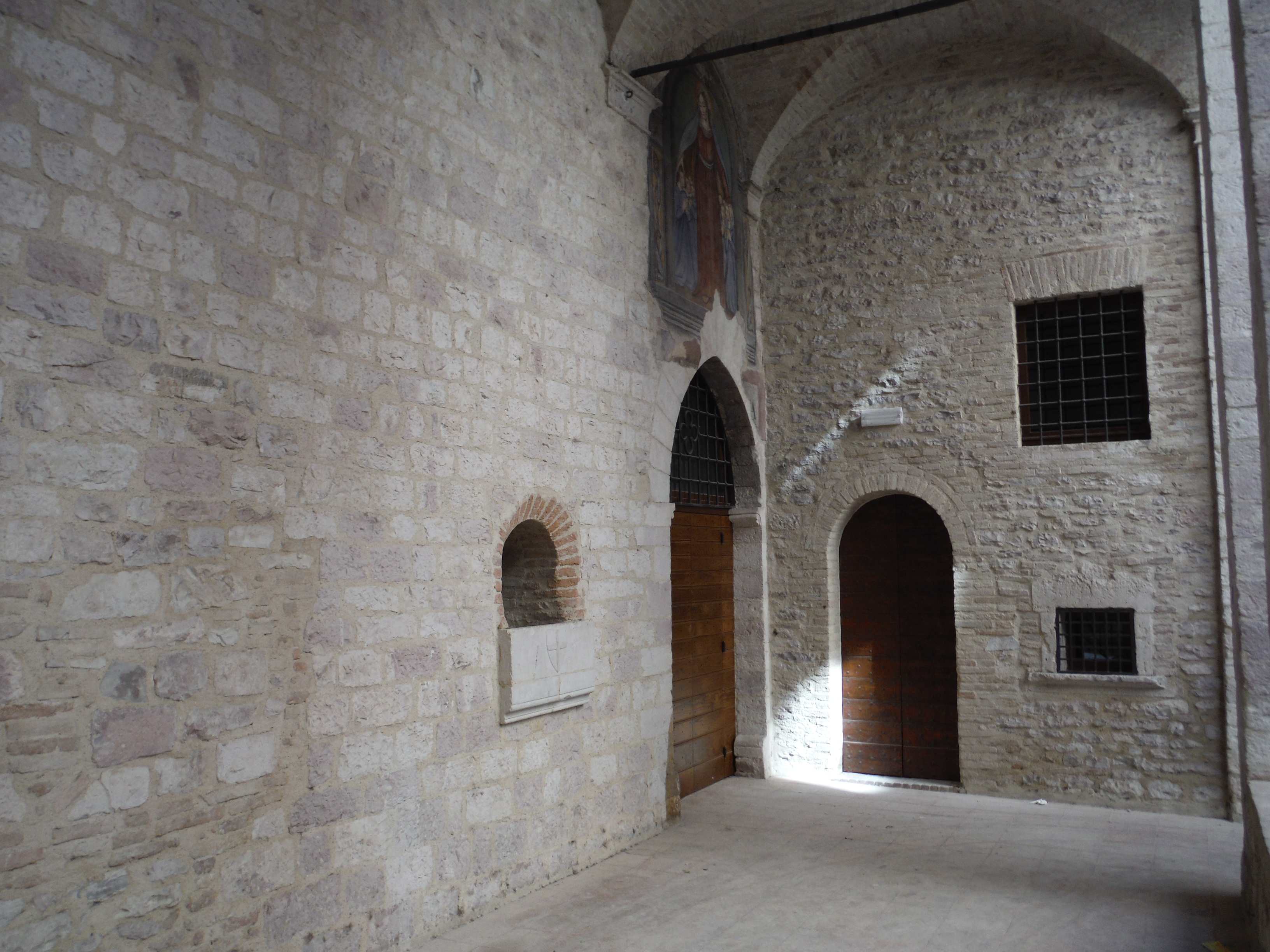 Assisi-Babyfenster