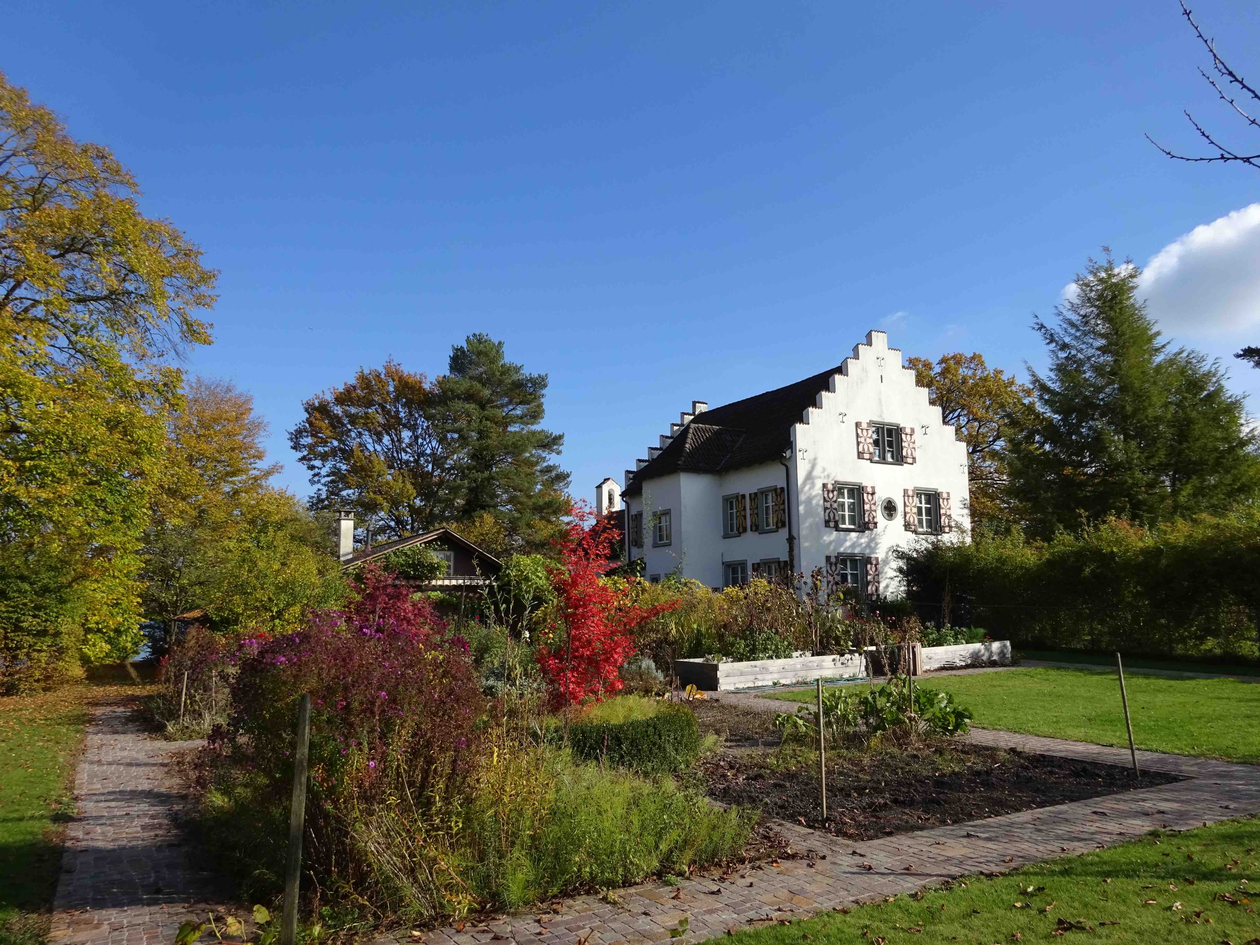 InselWerd-Konventgebäude-Garten